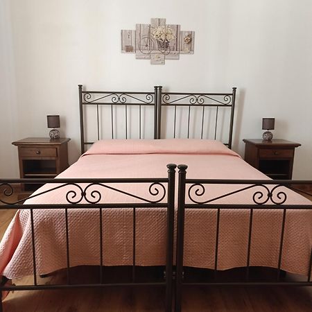 Arco Del Vescovo 1 Hotel Acireale Eksteriør billede